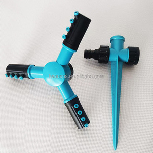 Aspersores de Jardín Ajustables de 3 Brazos de Plástico ABS con Rotación Automática de 360 Grados y Alcance Lateral de hasta 5 m para Césped de Jardín - Product Image 3