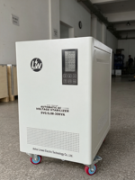 Stabilisateur de tension triphasé 30 kVA (entrée L L N 220 V, sortie L L 220 V, L N 110 V) pour l'Amérique du Sud