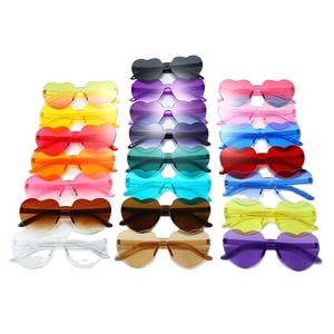 نظارات شمسية مريحة بدون إطار على شكل قلب نظارات بدون إطار بلون الحلوى الشفافة نظارات حب - Product Image 4