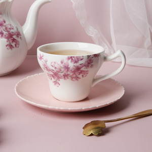 ชุดแก้วกาแฟเซรามิกสไตล์ญี่ปุ่นพร้อมจานรอง - ลายดอกซากุระสีชมพู ของขวัญแก้วลายดอกไม้ - Product Image 1