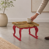 Table d'appoint carrée en bois rustique minimaliste avec pieds en métal rouge courbés pour chambre à coucher, salon et espaces commerciaux