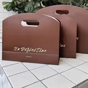 Bolsa de papel de regalo impresa de lujo Diseño troquelado personalizado Bolsas de papel de compras al por menor con su propio logotipo - Product Image 6