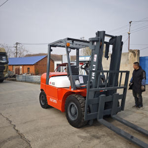 Chariot élévateur à palettes diesel 4x4 d'occasion Heli Heli K50 de 5 tonnes, 2023 - Product Image 6