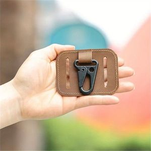 Porte-clés et boucle de ceinture pour homme faits à la main en cuir Crazy Horse, pendentif de voiture en cuir véritable, alliage de zinc simple et personnalisé - Product Image 1