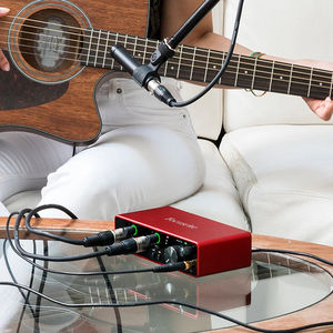 Interface Audio <span class=keywords><strong>Focusrite</strong></span> Scarlett SOLO4 (4e Gén.) USB Enregistrement Guitare Casque Amplificateur <span class=keywords><strong>Externe</strong></span> Préampli Micro <span class=keywords><strong>Carte</strong></span> <span class=keywords><strong>Son</strong></span> - Product Image 4