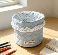 Sac de rangement cosmétique matelassé géométrique mignon grande capacité, panier de rangement en tissu pour bureau, organiseur de cosmétiques et de papeterie motif fraise