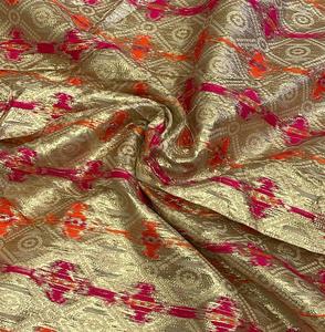 Tissu en soie Chanderi de luxe, idéal pour les vêtements traditionnels, les saris, les dupattas, les kurtas et les tenues de créateurs pour filles - Product Image 2