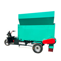 Tricycle électrique pour le mélange et l'épandage d'aliments TMR pour élevages avicoles, machine d'alimentation automatique, nouvelle capacité de 2 tonnes/h, en acier inoxydable