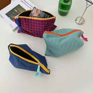 Trousse de Maquillage Femme Grande Capacité en Toile avec Fermeture Éclair, Motif Écossais Bicolore, Organisateur Cosmétique Portable pour Soins de la Peau - Product Image 3