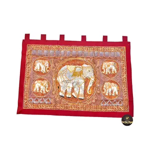 Handmade Royal Of Myanmar 4 Elefantes Cerquem um grande elefante Bordado Completo O fundo é Mislin Cloth Relief Carving