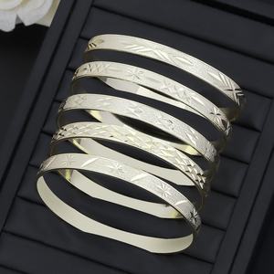 JXX 58-70mm Joyería de Moda, Brazalete de Boda Chapado en Oro de 14K, Nuevo Diseño con Forma de Estrella y Flor - Product Image 1