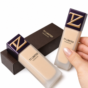 รองพื้นเนื้อแมตต์ติดทนนาน ป้องกันแสงแดดสูตรกว้างขวาง SPF 30 ปกปิดยาวนาน 24 ชั่วโมง ควบคุมความมัน เนื้อลิควิด มีหลายเฉดสี - Product Image 1