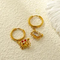 Boucles d'oreilles créoles tendance en acier inoxydable plaqué or avec zircon incrusté en forme de crabe pour femme, idéales pour le quotidien