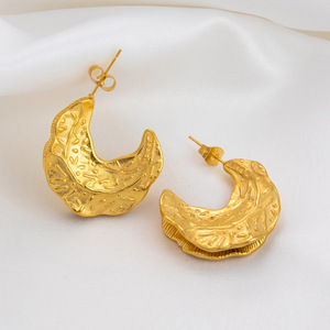 ต่างหูห่วงชุบทอง 18K สแตนเลสทรงคลื่นรูปตัวยู เครื่องประดับแฟชั่นสำหรับผู้หญิงสำหรับงานปาร์ตี้ - Product Image 4