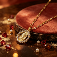 Collier pendentif religieux en alliage avec strass ovales, accessoires de mode, chaîne de collier douce et rétro pour femmes