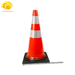सर्वश्रेष्ठ गुणवत्ता 12 "pvc ट्रैफिक शंकु परावर्तक लचीला बैरिकेड काले आधार सुरक्षा नारंगी शंकु - Product Image 3
