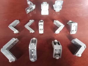 Herraje de Esquina para Ventanas de Perfil de Aluminio, Tradicional y Duradero, Instalación con Tornillos, Material de Construcción, Modelo KICL Fundido a Presión - Product Image 2