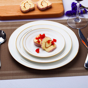 Assiettes à dîner de luxe à bordure en or brillant vente de gros - Product Image 1