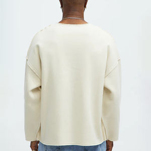 Sweat-shirt de luxe pour hommes, respirant et anti-bouloches, de haute qualité, effiloché et surdimensionné avec logo imprimé personnalisé - Product Image 3