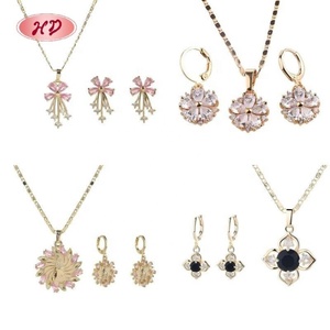 Hengdian - Juego de Collar y Aretes de Cobre Chapado en Oro de 18K con Circonitas en Forma de Animales, para Mujer, con Engaste de Garra, para Bodas y Fiestas - Product Image 3