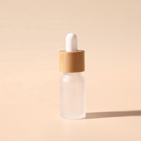 Flacon en verre dépoli de 5 ml, 10 ml, 15 ml, 20 ml au design naturel avec compte-gouttes en bambou pour sérum, huile essentielle et gouttes pour les yeux