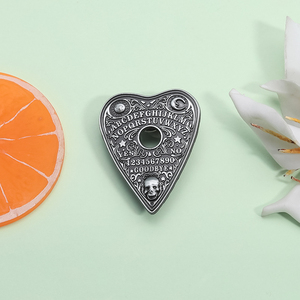 Alfileres de esmalte de calavera de Halloween, broche de insignia en forma de <span class=keywords><strong>corazón</strong></span> creativo, regalo de joyería de Metal para amigos, ropa - Product Image 2