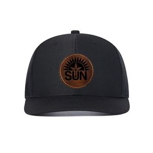 Casquette Trucker en Cuir avec Patch, Style Hip-Hop Élégant Bicolore, Visière Courbe, Maille Respirante, Protection Solaire pour Hommes et Femmes - Product Image 1