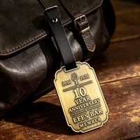 Étiquette de bagage en métal avec sangle en cuir, logo gravé, étiquette de valise personnalisée en laiton antique, cadeaux pour anniversaire ou membres, vente en gros