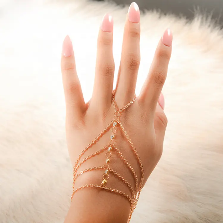 Braccialetto con imbracatura a mano con anelli per le dita intrecciati Slave Multi Bangle con collegamento a catena in oro