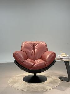 <span class=keywords><strong>Fauteuil</strong></span> <span class=keywords><strong>pivotant</strong></span> en tissu rayé avec <span class=keywords><strong>coque</strong></span> noire, accoudoirs décoratifs, coussin capitonné et base sur piétement pour hall d'hôtel - Product Image 5
