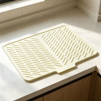 Tapis de séchage de vaisselle en silicone écologique résistant à la chaleur, protection anti-éclaboussures pour évier de cuisine, auto-drainant, 40x30cm, avec design de bec verseur