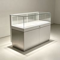 LED-beleuchteter, umweltfreundlicher Schmuckvitrine mit langlebiger Konstruktion, anpassbaren Abmessungen und robusten Regalböden