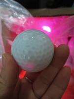 Balles de golf d'entraînement LED en Surlyn, fourniture directe usine - Luminescence nocturne dans l'obscurité, couleur et logo personnalisables, durables, 40-50 heures de durée de lueur