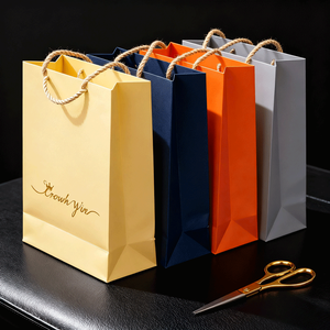 Bolsas de Papel para Envíos Personalizadas con Impresión Digital, Bolsas de Papel para Compras de Lujo Hechas a Mano con Asas - Product Image 4