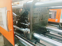 Utilisé 200ton presse Chenhsong machine de moulage par injection machine De Bureau automatique machine de moulage par injection Casque presse à injection machine