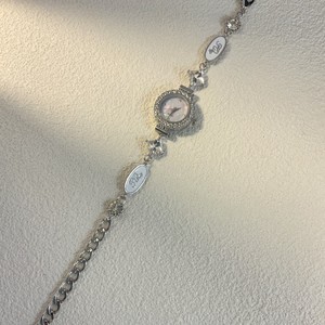 Reloj de Pulsera de Lujo Ligero Estilo Francés con Mariposa, Cierre de Langosta y Letras de Cristal para Mujer - Product Image 2