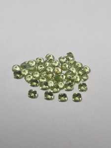 Peridoto Natural Corte Cojín 4 mm Piedra Preciosa Suelta |   Piedra de Peridoto Verde Facetada para la Elaboración de Joyas |   Proveedor de Piedras Preciosas al por Mayor - Product Image 3