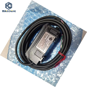 Presse hydraulique industrielle de haute précision IL-1050 pour le formage des métaux, la compression des plastiques et la préparation de matériaux à usage général - Product Image 1