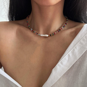 Collier Minimaliste Quotidien avec Perles d'Eau Douce Irrégulières et Pierres Précieuses Superposées, Cadeau pour Demoiselle d'Honneur - Product Image 1