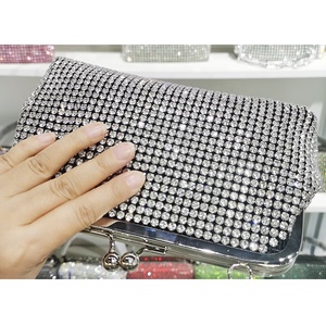 Nouvelle Arrivée Sac à Main Pochette Élégant Rétro pour Femme avec Strass et Cristaux Scintillants pour Soirée et Fête – Vente Directe Usine - Product Image 5