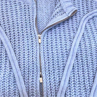Cardigan court en maille épaisse bleu clair à col rond avec fermeture éclair double sens et rayures 3D pour femme