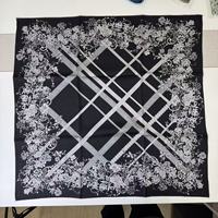 Zijden sjaal met eigen logo, 65*65cm, bloemenprint, van pure moerbeizijde |    OEM Zacht Zijden Satijnen Vierkante Sjaal Wrap Groothandel