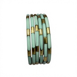Brazaletes de Resina y Latón Chapado en Oro para Mujer, Diseño Sólido Moderno con Microincrustaciones de Perlas de Imitación, Hechos a Mano, para Bodas y Eventos - Product Image 2