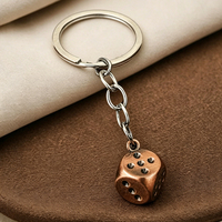 Porte-clés en métal personnalisé en forme de dés 3D, finition bronze antique, jeton de jeu pour club de divertissement, ornement de bureau professionnel