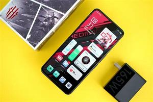 Original para ZTE <span class=keywords><strong>Red</strong></span> <span class=keywords><strong>Magic</strong></span> <span class=keywords><strong>7</strong></span> Pro 5G Gaming Phone 6,8 \ "AMOLED 2400x1080 144Hz Qualcomm SD 8 Gen <span class=keywords><strong>1</strong></span> (4 Nm) 5000mAh 120W Quick LTE - Product Image 4