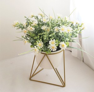 <span class=keywords><strong>Support</strong></span> de pot de plante moderne de haute qualité <span class=keywords><strong>support</strong></span> de <span class=keywords><strong>fleur</strong></span> d'intérieur en fil métallique avec fonction de roulement pour le type d'emballage de bureau ou de sol - Product Image 6