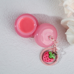 Porte-clés masque pour les lèvres personnalisable MLM, saveur fraise-mangue – Hydratant et nourrissant, baume à lèvres fruité portable - Product Image 2