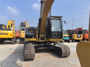 รถขุดตีนตะขาบ CAT 325D2 มือสอง สำหรับงานก่อสร้าง - Product Image 5