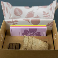 Boîtes d'expédition en carton ondulé recyclé avec pelliculage mat et gaufrage, personnalisées pour abonnement végétal, avec insert en carton ondulé
