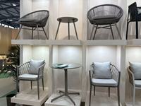 Ensemble de trois chaises en rotin de jardin d'extérieur avec table à thé, meubles imperméables et résistants au soleil